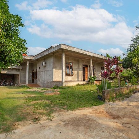 Oyo 92587 Homestay Romauli Kampung Radja Jambi Exterior photo