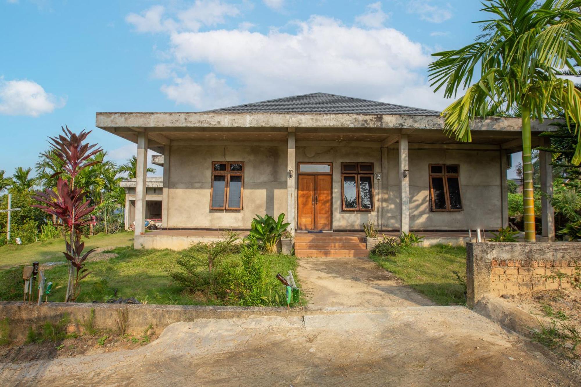 Oyo 92587 Homestay Romauli Kampung Radja Jambi Exterior photo